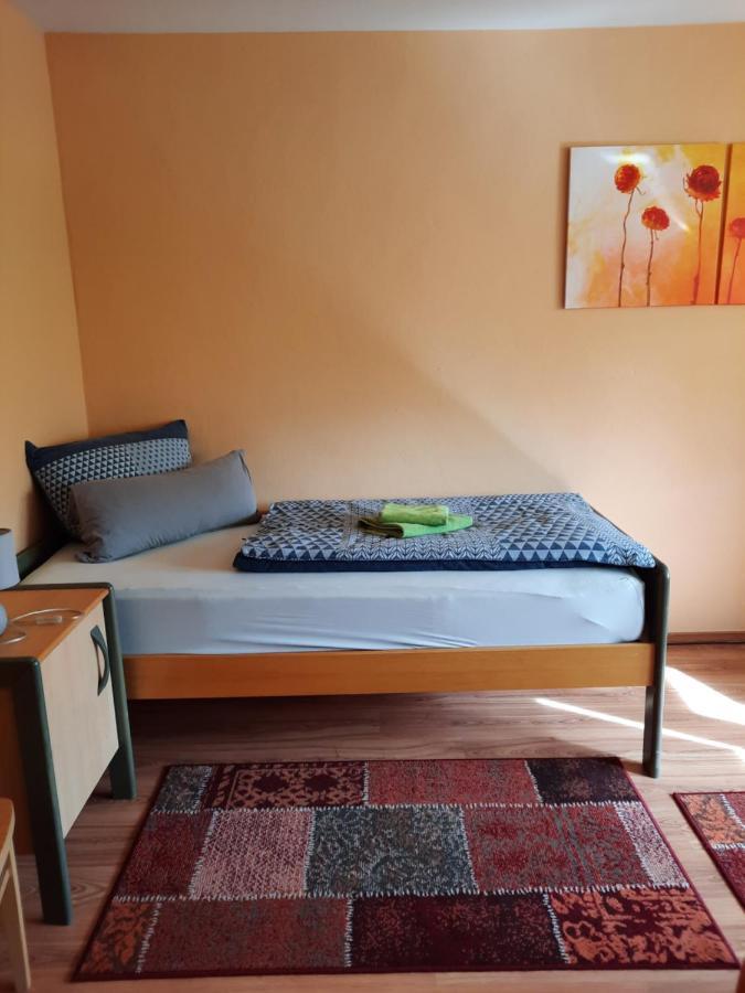 Monteur- Und Ferienwohnung In Hainichen - Obergeschoss Oder Dachgeschoss - Familie Weber Bockendorf Екстер'єр фото