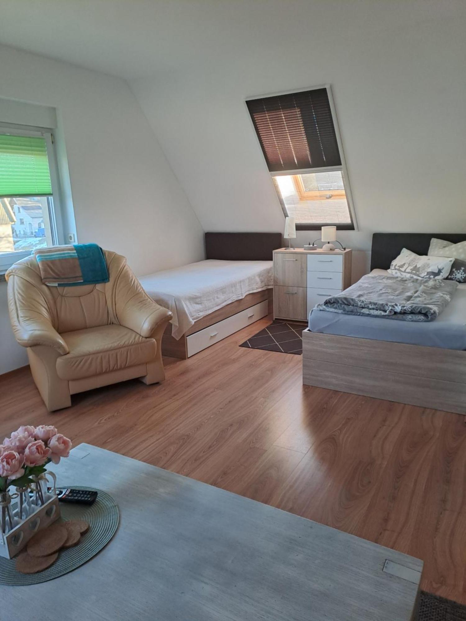 Monteur- Und Ferienwohnung In Hainichen - Obergeschoss Oder Dachgeschoss - Familie Weber Bockendorf Екстер'єр фото